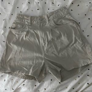 h&m brand khaki shorts